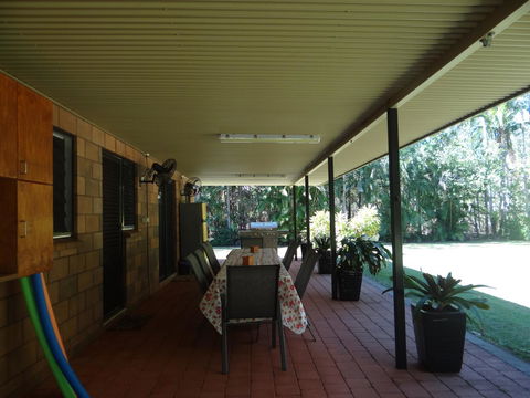 DARWIN'S SHADY ACRES RETREAT - Kalgoorlie Accommodation 6