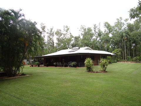 DARWIN'S SHADY ACRES RETREAT - Kalgoorlie Accommodation 0