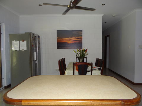 DARWIN'S SHADY ACRES RETREAT - Kalgoorlie Accommodation 24