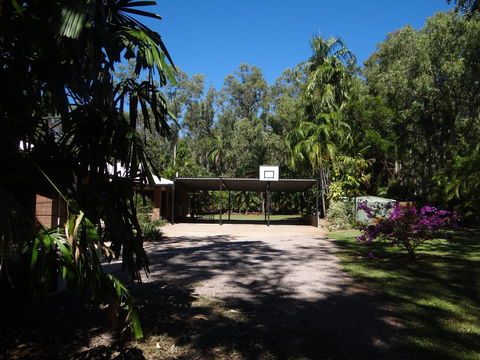 DARWIN'S SHADY ACRES RETREAT - Kalgoorlie Accommodation 4