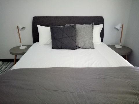 Arafura Blue - Kalgoorlie Accommodation 13