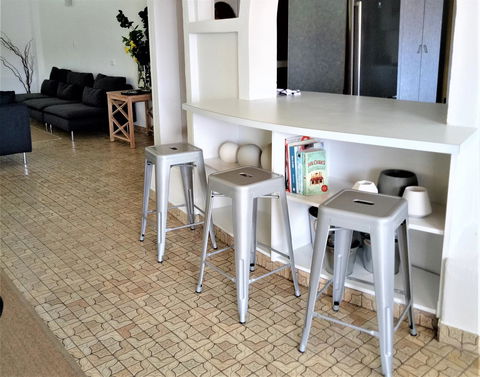 Arafura Blue - Kalgoorlie Accommodation 8