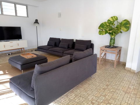 Arafura Blue - Kalgoorlie Accommodation 1