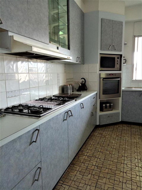 Arafura Blue - Kalgoorlie Accommodation 9