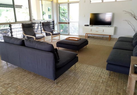 Arafura Blue - Kalgoorlie Accommodation 4