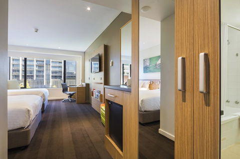 Crowne Plaza Canberra, An IHG Hotel - Kalgoorlie Accommodation 23