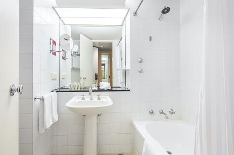 Crowne Plaza Canberra, An IHG Hotel - Kalgoorlie Accommodation 26