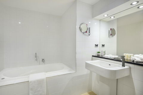 Crowne Plaza Canberra, An IHG Hotel - Kalgoorlie Accommodation 28