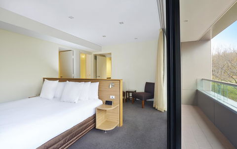 Crowne Plaza Canberra, An IHG Hotel - Kalgoorlie Accommodation 13