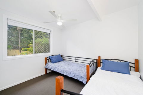 BONNY BEACH HOUSE - Holiday Accomodation With Pool - Kalgoorlie Accommodation 3
