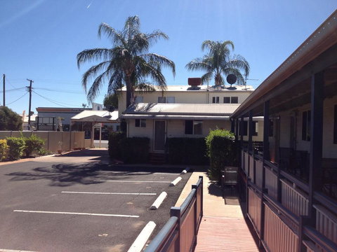Bottle Tree Gardens Motel - Kalgoorlie Accommodation 0