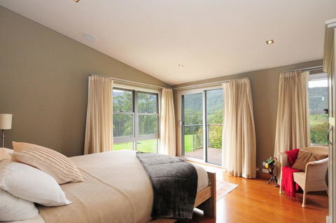 Bottlebrush Lodge - Great Views And A Pool! - Kalgoorlie Accommodation 3