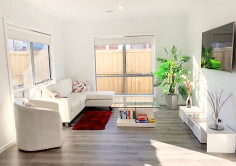 Brand New Home, 10 Mins To Beach, Torquay, Geelong, Deakin, Hospitals - Kalgoorlie Accommodation 0