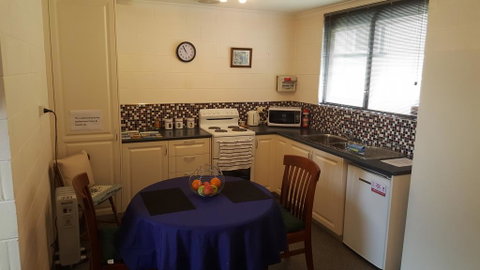 Bri's Place - Kalgoorlie Accommodation 1