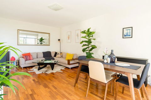Bright And Spacious Apartment Near Bronte Beach - Kalgoorlie Accommodation 0