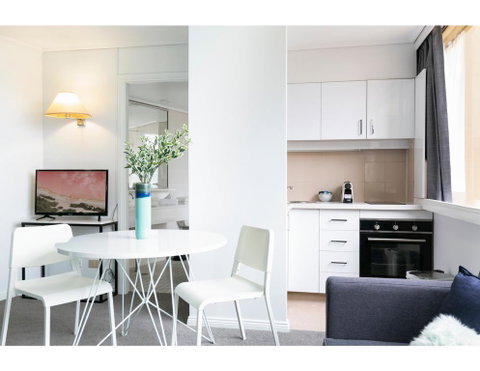 Bright, Modern Studio Steps From The Action - Kalgoorlie Accommodation 0
