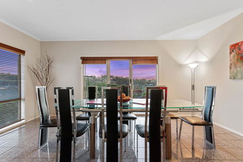 Bulla Hill Villas - Melbourne Airport - Kalgoorlie Accommodation 2