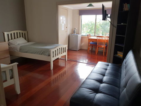 Bunbury's Most Convenient Location - Unit 2 - Kalgoorlie Accommodation 1