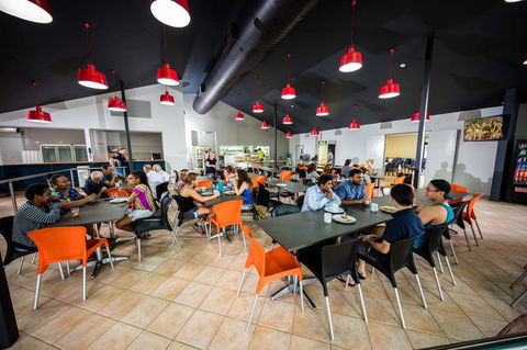 Cairns Adventure Lodge - Includes All Meals Served In The Dining Hall - Kalgoorlie Accommodation 3