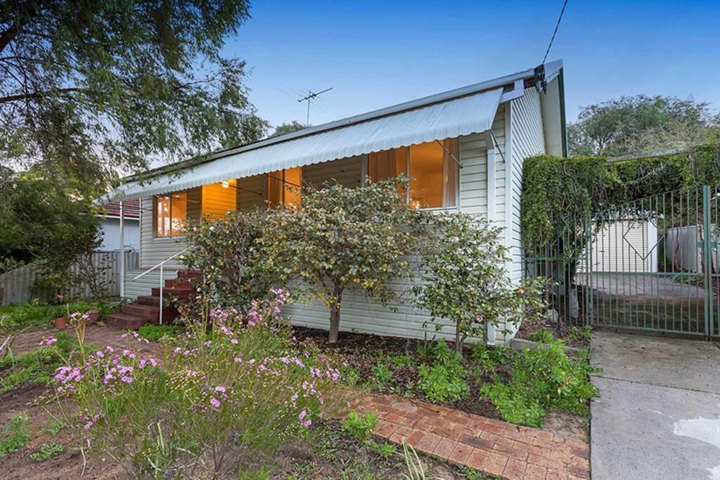 Anketell WA Kalgoorlie Accommodation