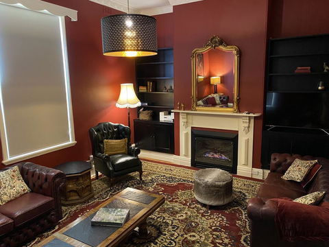 Campbell House - Kalgoorlie Accommodation 1