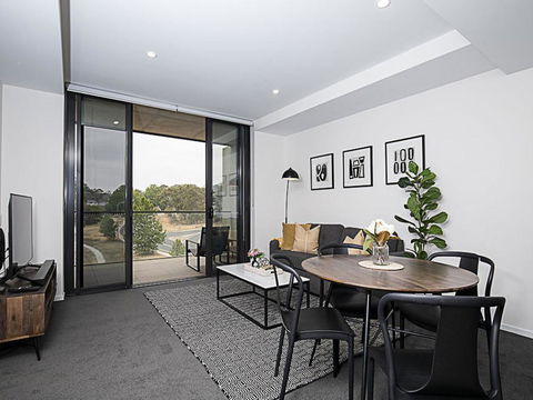 CANBERRA CHIC-hosted By:L'Abode Accommodation - Kalgoorlie Accommodation 0
