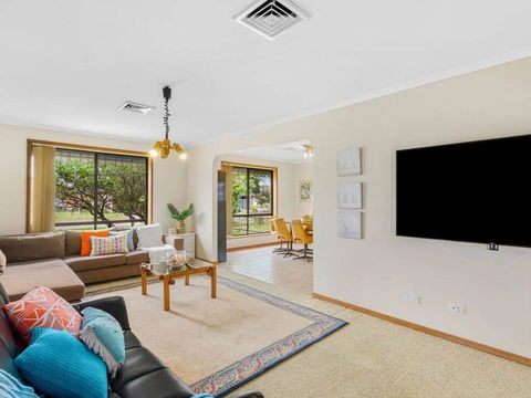 CAPEL Family Home, Large Yard, Close To Beach - Kalgoorlie Accommodation 3