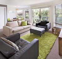Caribou 3 - Modern  spacious with views over Lake Jindabyne - Kalgoorlie Accommodation