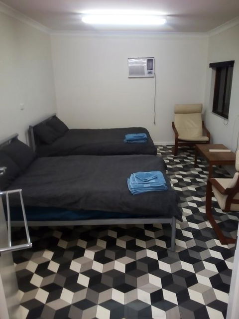 Cartledge Ave - Kalgoorlie Accommodation 2