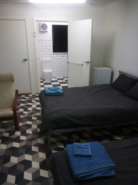 Cartledge Ave - Kalgoorlie Accommodation 1