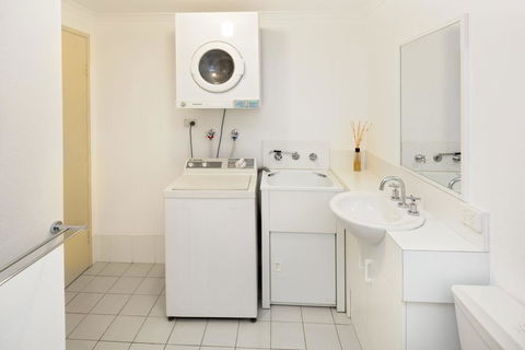 Cascades 3 Well Appointed And Central Location - Kalgoorlie Accommodation 1