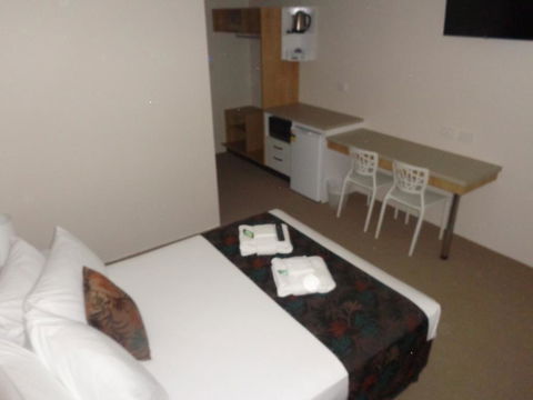 Castle Crest Motel - Kalgoorlie Accommodation 3