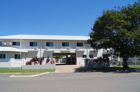 Castle Crest Motel - Kalgoorlie Accommodation 0