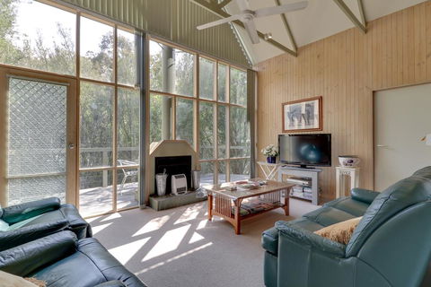 Casuarina - Kalgoorlie Accommodation 0