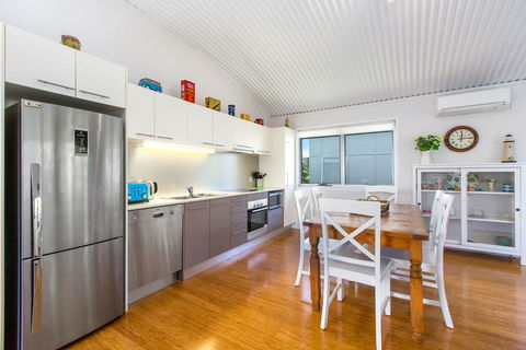 CASUARINA BEACH SHACKS 10 - Kalgoorlie Accommodation 2