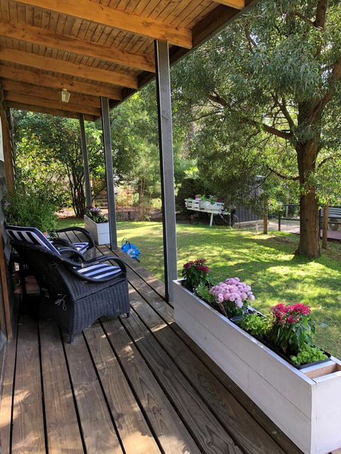 Cedar Country Retreat - Kalgoorlie Accommodation 0