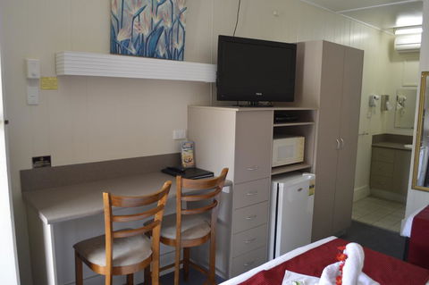 Charters Towers Motel - Kalgoorlie Accommodation 3