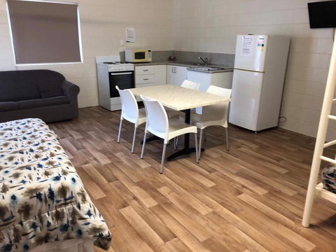 Charters Towers Tourist Park - Kalgoorlie Accommodation 1