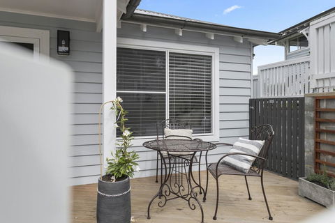 Claras Cottage - Kalgoorlie Accommodation 2