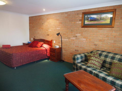 Cobar Town & Country Motor Inn - Kalgoorlie Accommodation 1