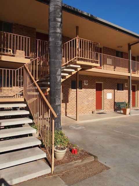 Cobar Town & Country Motor Inn - Kalgoorlie Accommodation 3