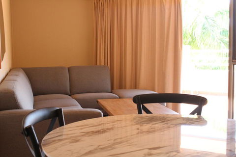 Colonial Court Beachfront Motel & Holiday Stay - Kalgoorlie Accommodation 2