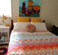 Colourful creative Artist house Glen Waverley - Kalgoorlie Accommodation
