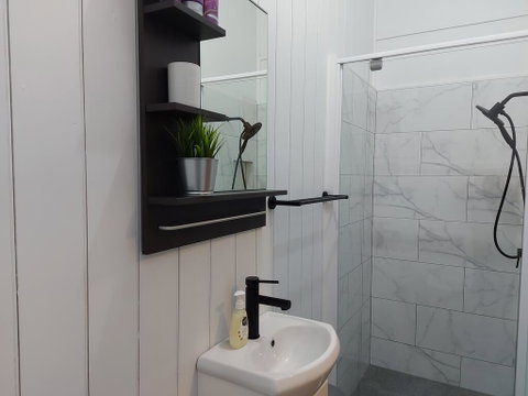 Comfortable Guest Room Closes To Emerald CBD - Kalgoorlie Accommodation 1