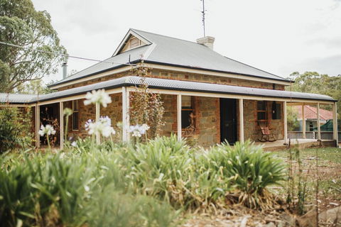 Cooke Cottage - Kalgoorlie Accommodation 0