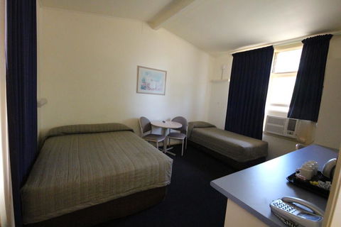 Coolabah Motel - Kalgoorlie Accommodation 2
