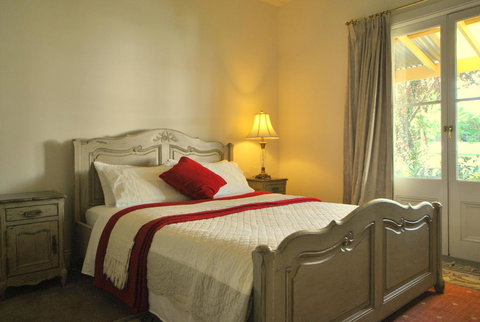 Cooma Cottage - Kalgoorlie Accommodation 3