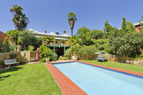 Corvah House - Kalgoorlie Accommodation 0