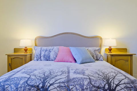 Corvah House - Kalgoorlie Accommodation 1