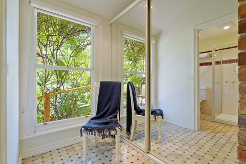 Corvah House - Kalgoorlie Accommodation 3